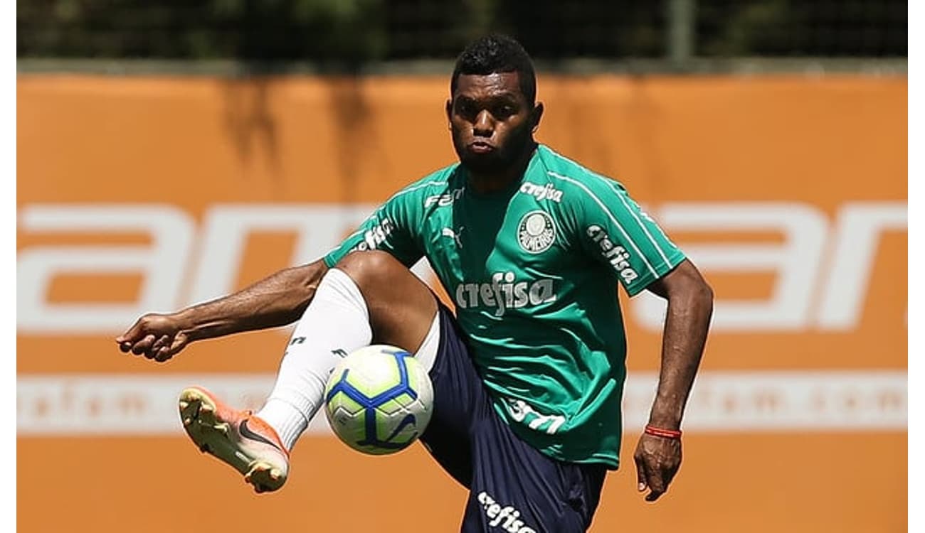 Jogador emprestado pelo Palmeiras negocia sua permanência