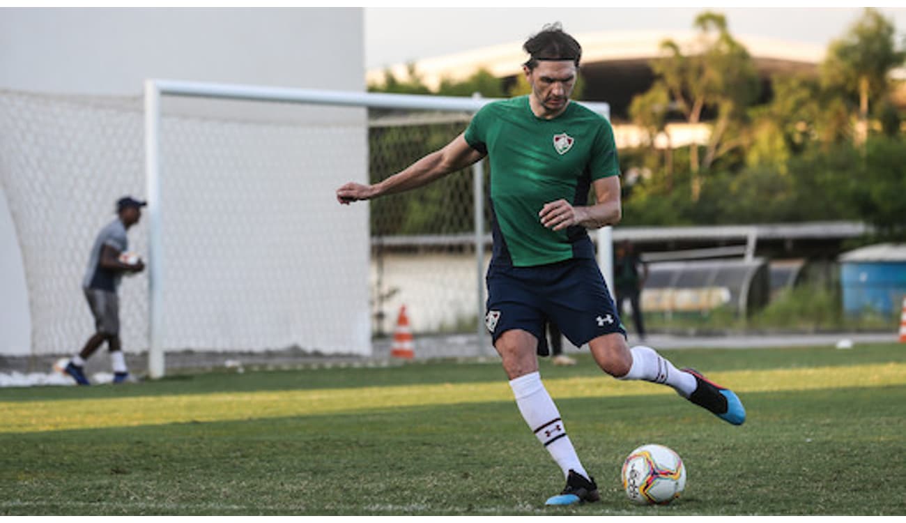 Jogador do Cruzeiro projeta retorno aos gramados após grave lesão