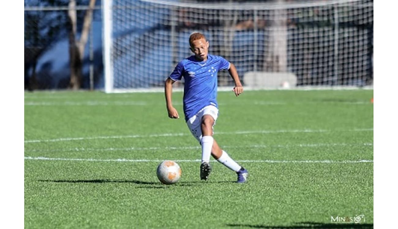 Tá cavando vaguinha no Cruzeiro”; titular do Liverpool interage