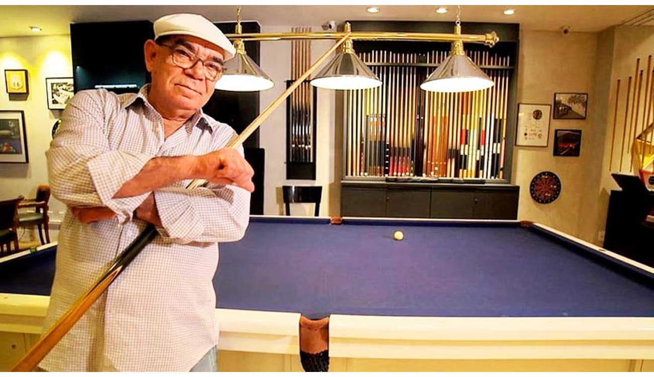 Morre Rui Chapéu, maior jogador de sinuca do Brasil, aos 79 anos
