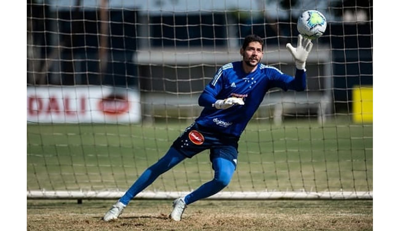 Lucas França sai em defesa dos goleiros do Guarani - ISTOÉ Independente