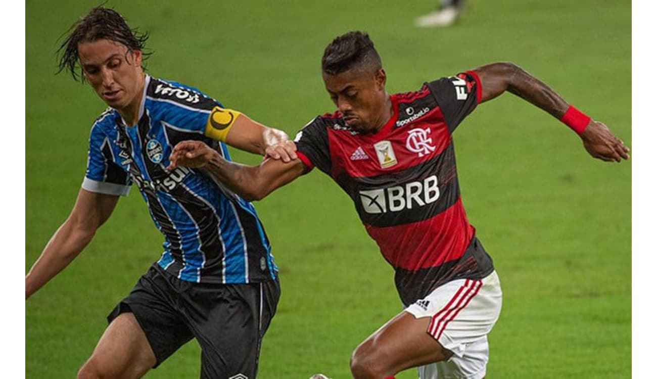 Em momentos opostos, Flamengo e Grêmio jogam em Porto Alegre
