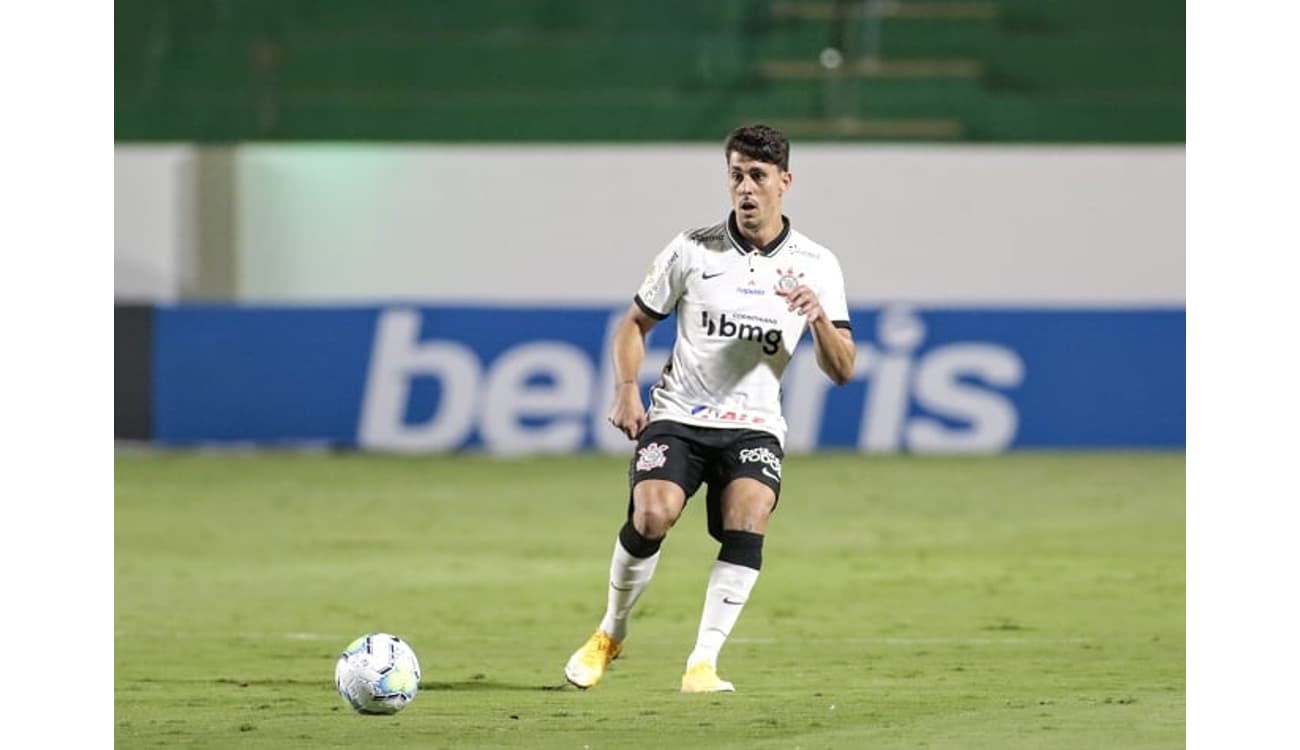 Com dispensa de Danilo Avelar, Corinthians pode ter saída de três zagueiros  em uma semana