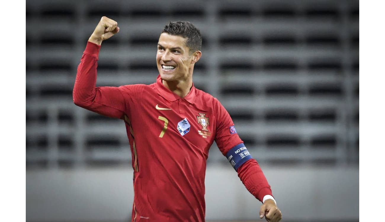 Cristiano Ronaldo celebra 20 anos ao serviço da Seleção Nacional