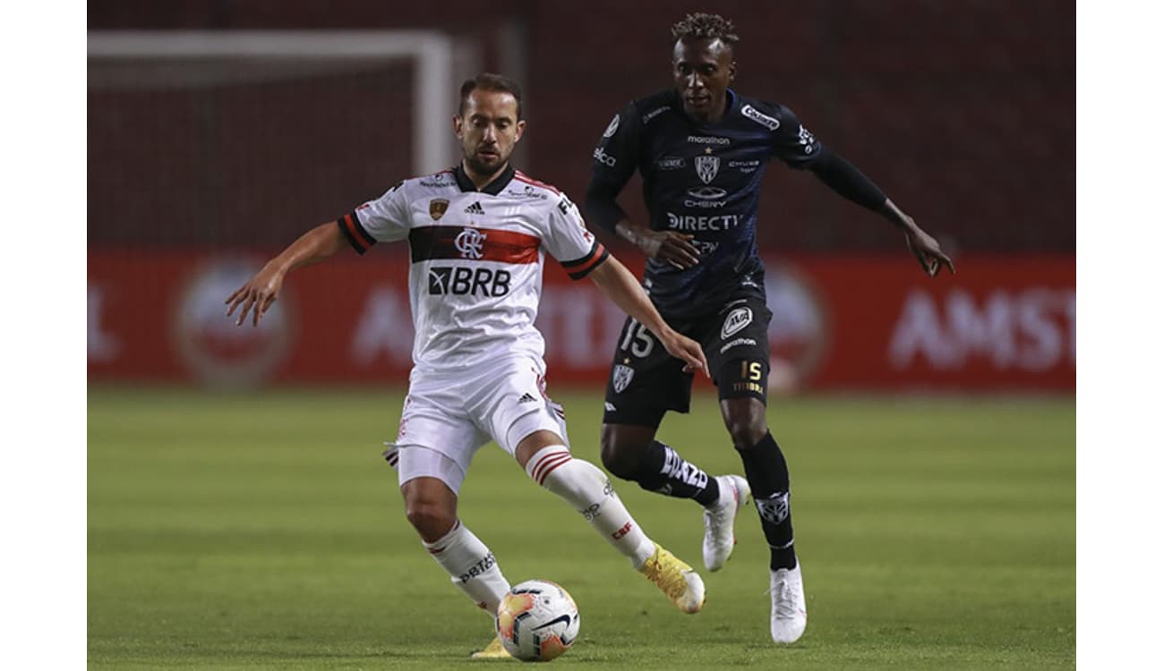 Flamengo on X: HOJE TEM MENGÃO NA RECOPA! Às 21h30, o Mais Querido  enfrenta o Independiente Del Valle (EQU), no Maracanã, no jogo de volta!  Vamos com tudo em busca do título!