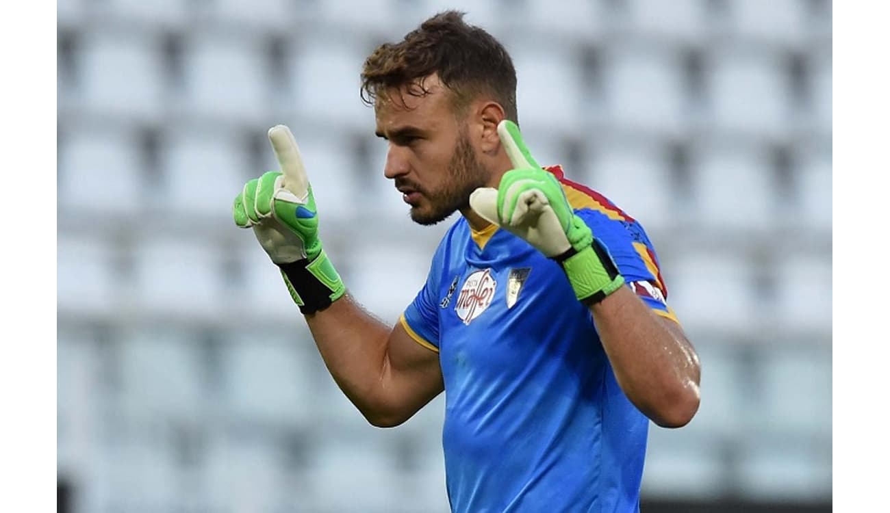 Ex-goleiro do Cruzeiro sonha com o acesso na mais disputada Série B italiana