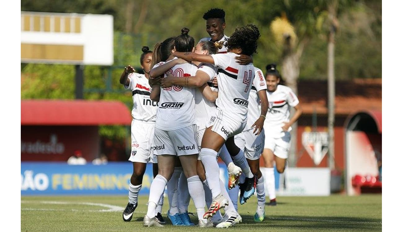 Jaqueline celebra goleada na estreia da Copa Paulista Feminina