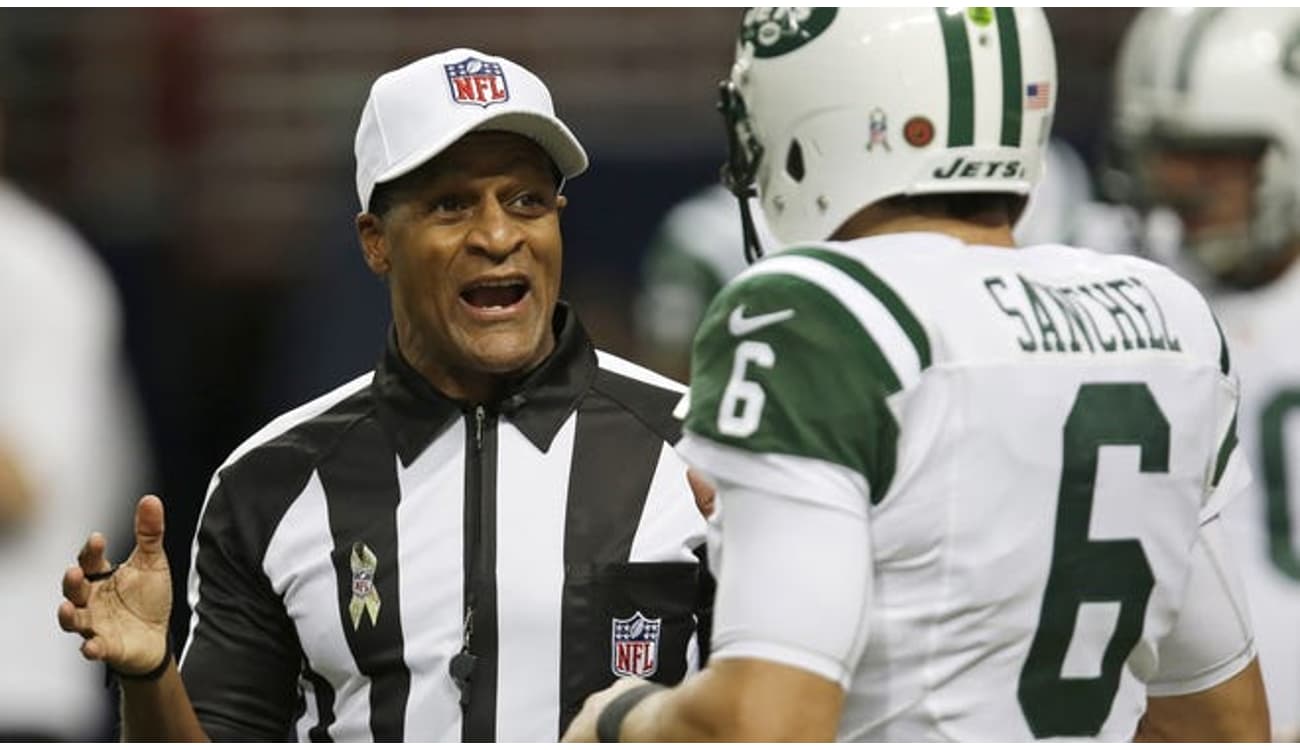 Pela primeira vez na história, jogo da NFL terá uma equipe de arbitragem  100% negra, futebol americano