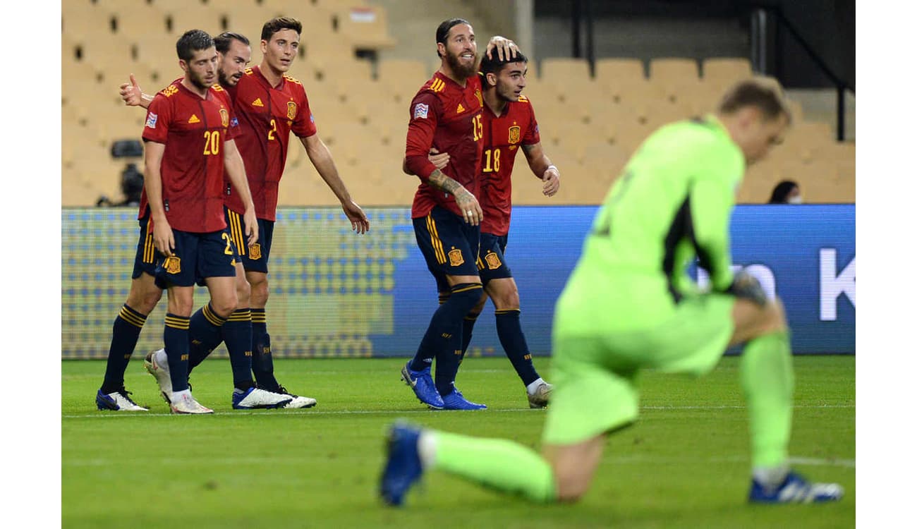 Virou passeio! Espanha dá show e goleia Croácia pela Liga das Nações -  Lance!