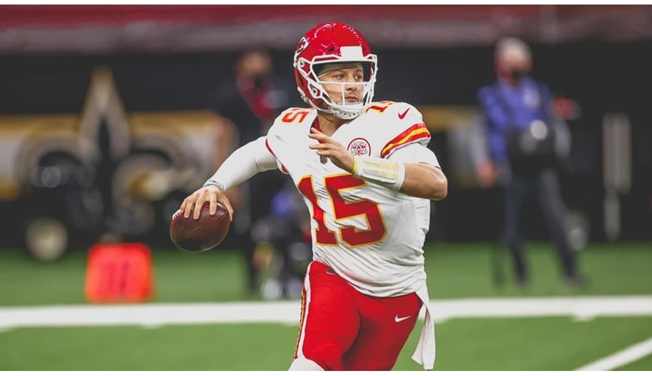 Patrick Mahomes, Quarterback e Melhor Jogador da NFL, É a Bola da Vez na  Série Ícones do Fortnite