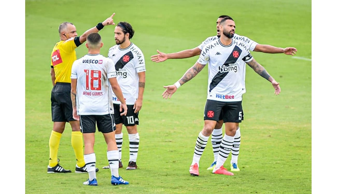 Vasco vai até a CBF para cobrar explicações sobre a arbitragem do jogo  contra o Santos - Lance!