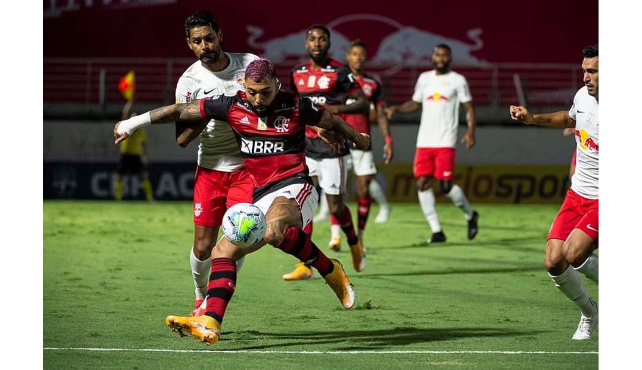 Com ótimos números ofensivos, Isla completa um turno desde a estreia pelo  Flamengo - ISTOÉ Independente