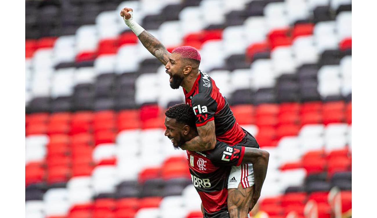 Flamengo 2 x 1 Inter: Fla vence de virada em jogo com expulsão de Rodinei e  fica perto do título brasileiro