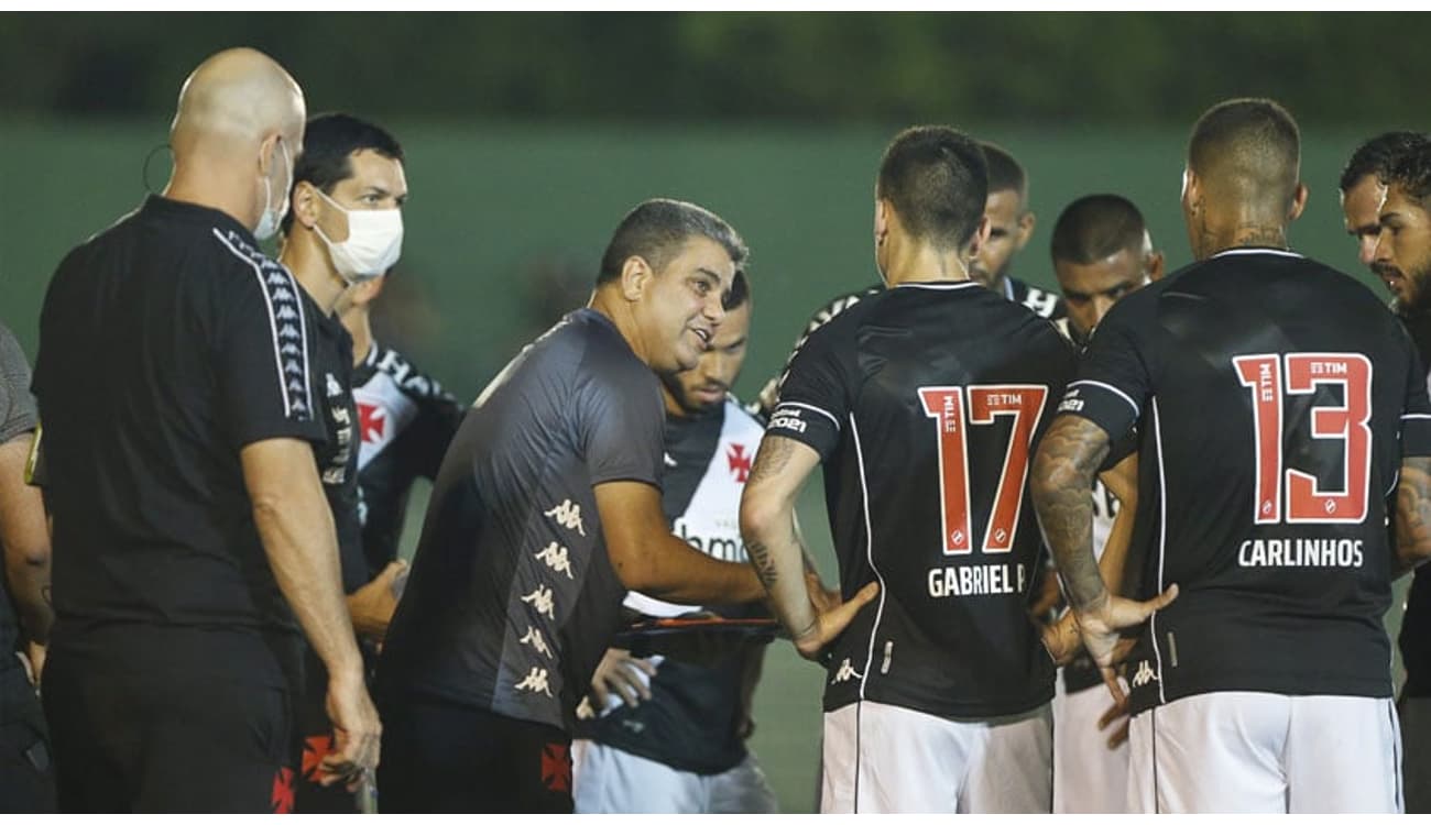 Vasco promete ir à CBF reclamar de pênaltis não marcados contra o Santos;  veja vídeos, vasco
