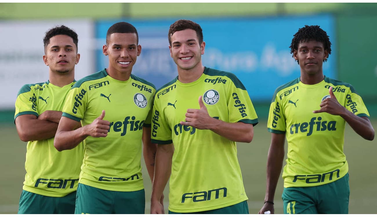 Palmeiras deve aproveitar quatro destaques da base no time profissional -  Lance!