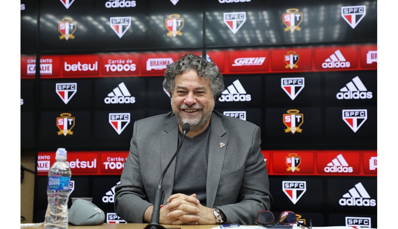 Presidente do São Paulo fala sobre importância de equilibrar finanças com  resultados no futebol, são paulo