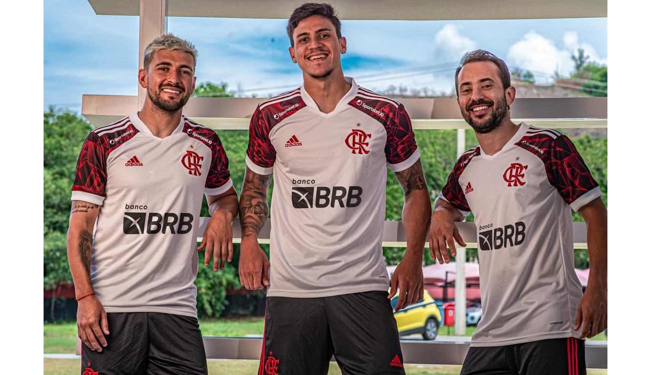 Flamengo Esports divulga novo uniforme em parceria com a Rexpeita