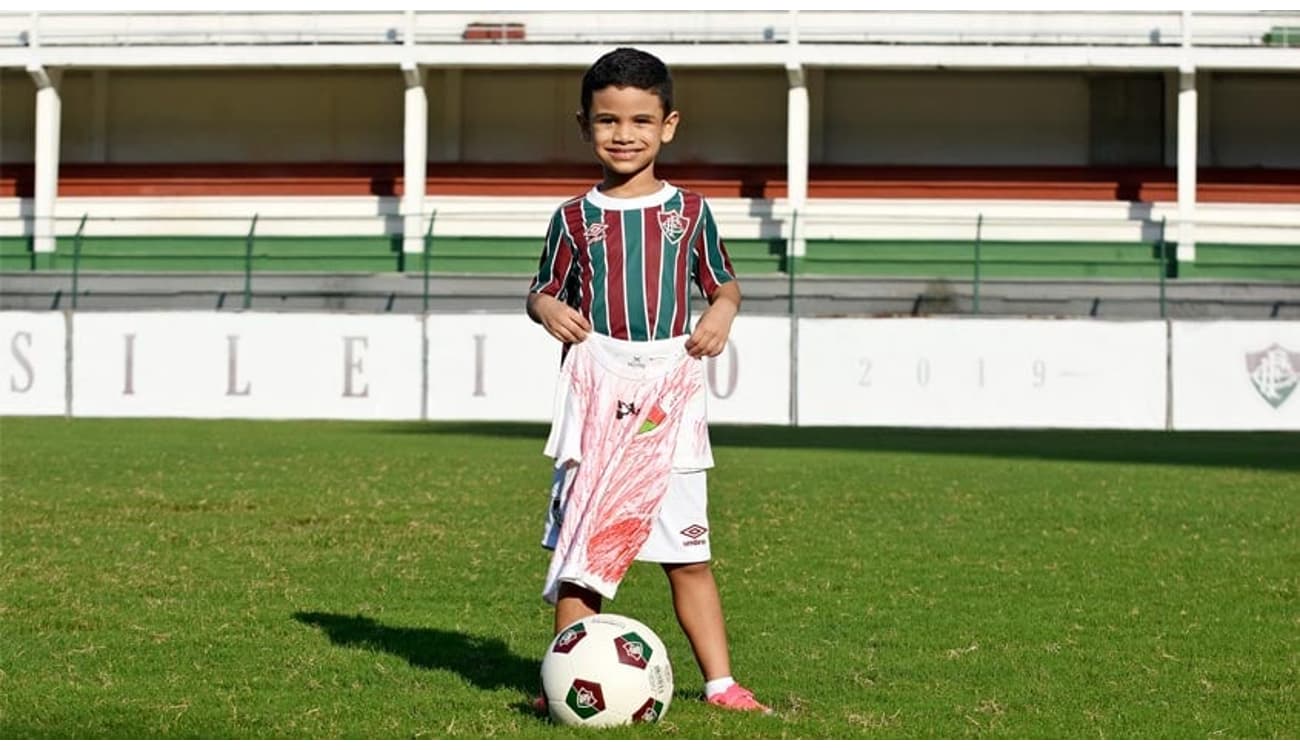Foto de jogador na infância com camisa do Fluminense viraliza em post de  clube na Índia; entenda, fluminense