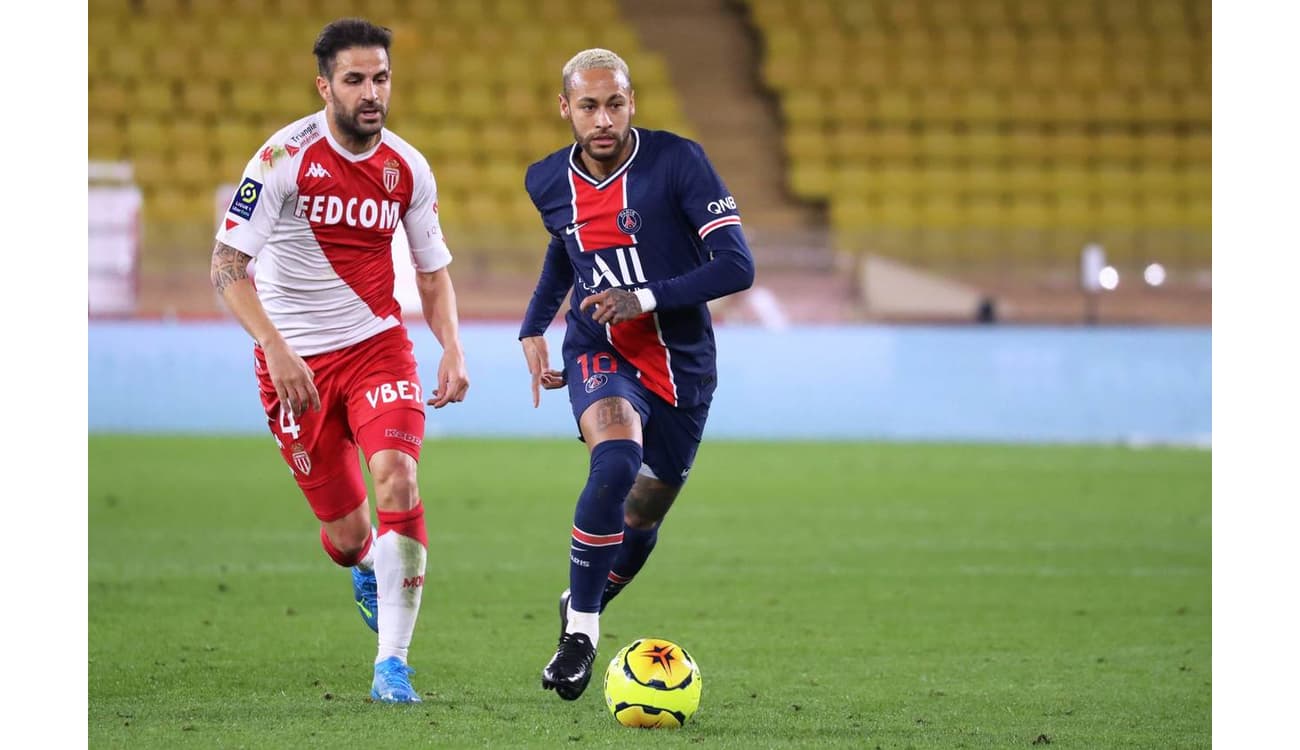 Fàbregas fecha com o Calcio Como, da segunda divisão italiana