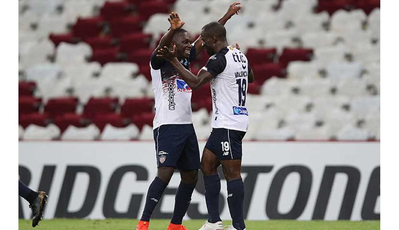 Bolívar vence Junior Barranquilla em casa e larga na frente por vaga na  fase de grupos da Libertadores, libertadores