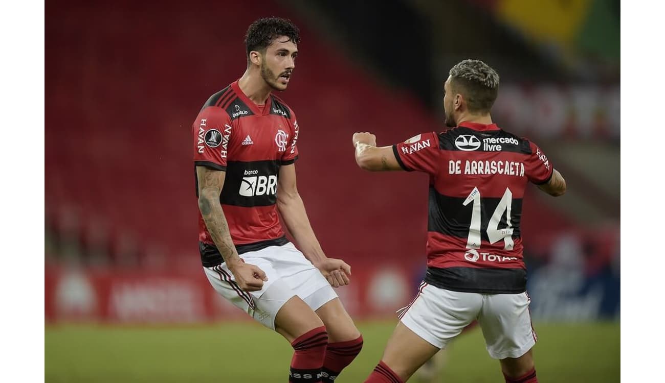 Arrascaeta projeta cinco finais após o empate contra o Fluminense