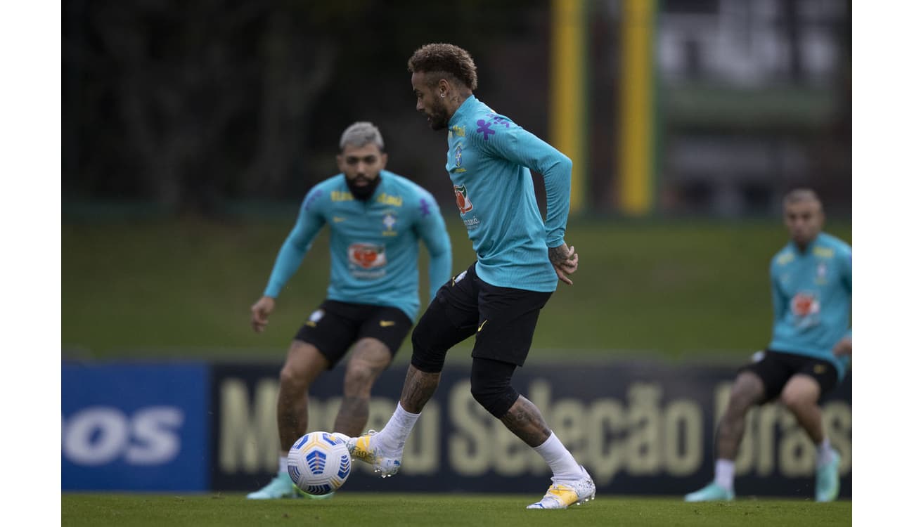 Portal inglês divulga imagens do uniforme de treino da Seleção Brasileira  para a Copa do Mundo. Veja!, Esporte