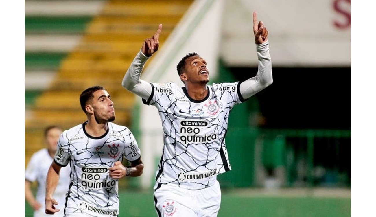 Corinthians chega a 300 jogos desde a reativação do futebol