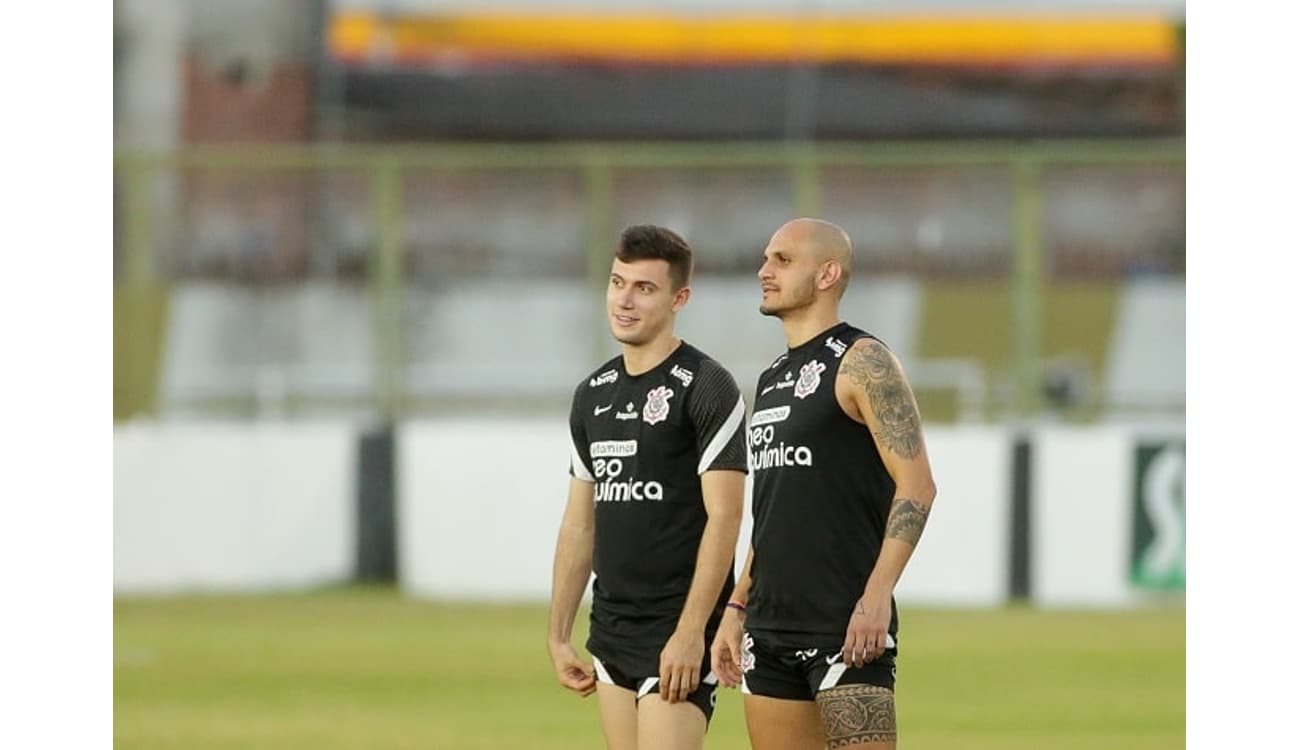 Provável titular contra o São Paulo, Róger Guedes iniciou no banco de  reservas em todos os jogos do Corinthians na Libertadores