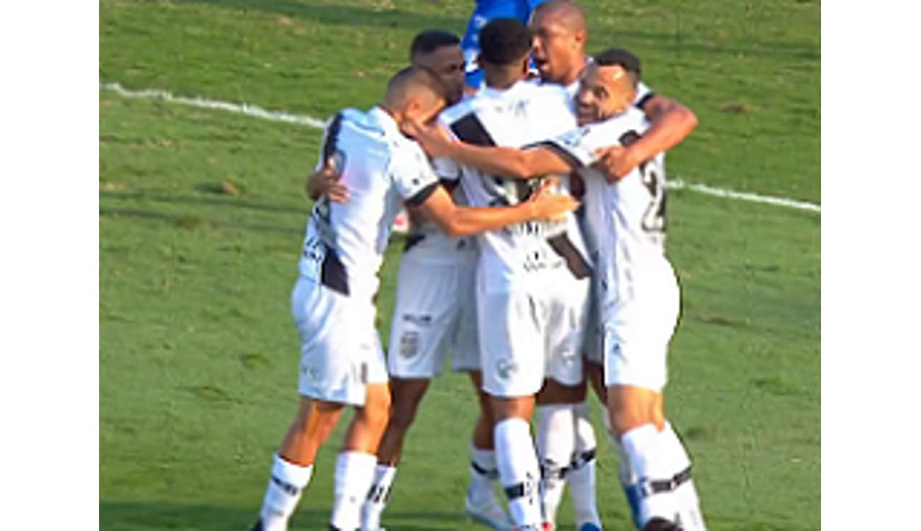 Cruzeiro vence o Santos na Vila e afunda ainda mais o rival no Z-4