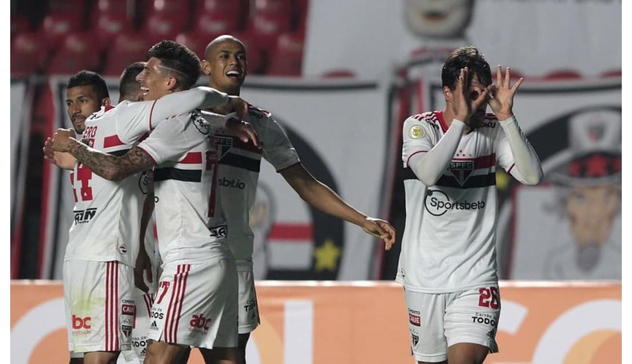 Vasco vence América em jogo atrasado e deixa zona de rebaixamento após 18  rodadas