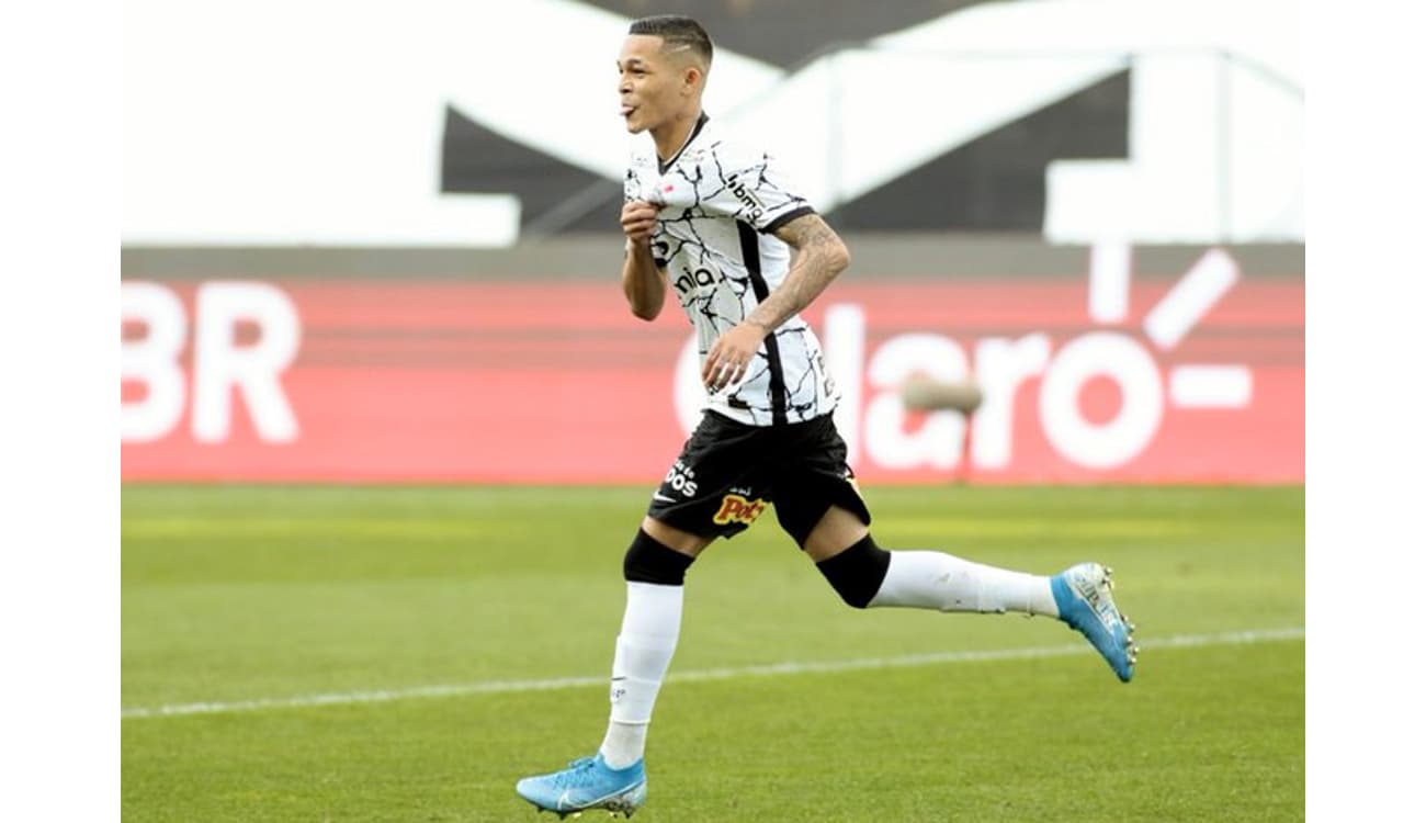 Melhor em campo, Renato Augusto elogia atuação do Corinthians