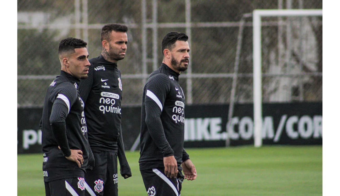 Grêmio faz último trabalho antes de enfrentar o Corinthians