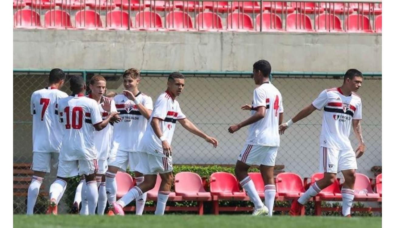 São Paulo parabeniza dupla de Cotia campeã mundial sub-17 - Gazeta