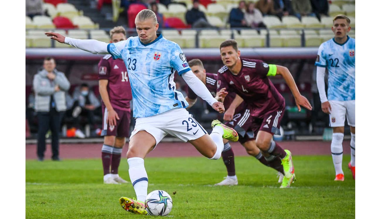 Espanha bate Escócia e Haaland comanda a Noruega nas Eliminatorias