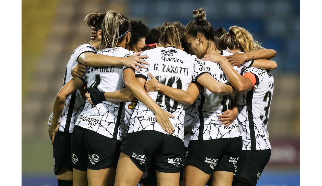 Corinthians goleia Pinda com autoridade no Paulista Feminino após