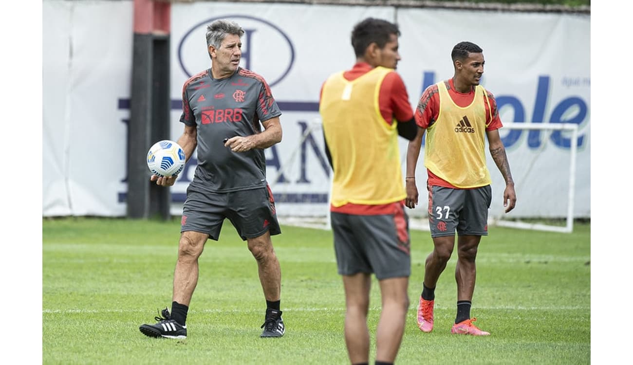 Na seleção chilena, Isla é mais um jogador do Flamengo que testa positivo  para Covid-19 - Lance!