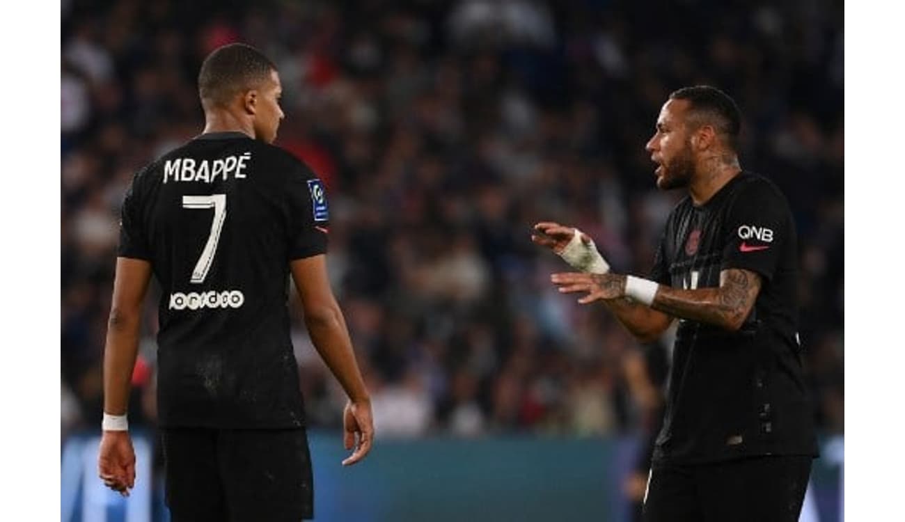 Com Neymar e Mbappé, PSG lança novo uniforme de visitante