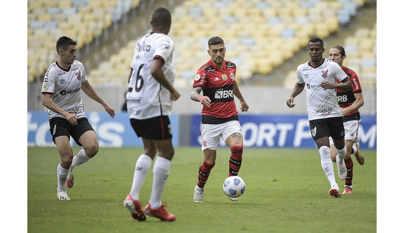 FLAMENGO FECHA COM A GLOBO E TERÁ TRANSMISSÃO DO JOGO AO VIVO COM IMAGENS