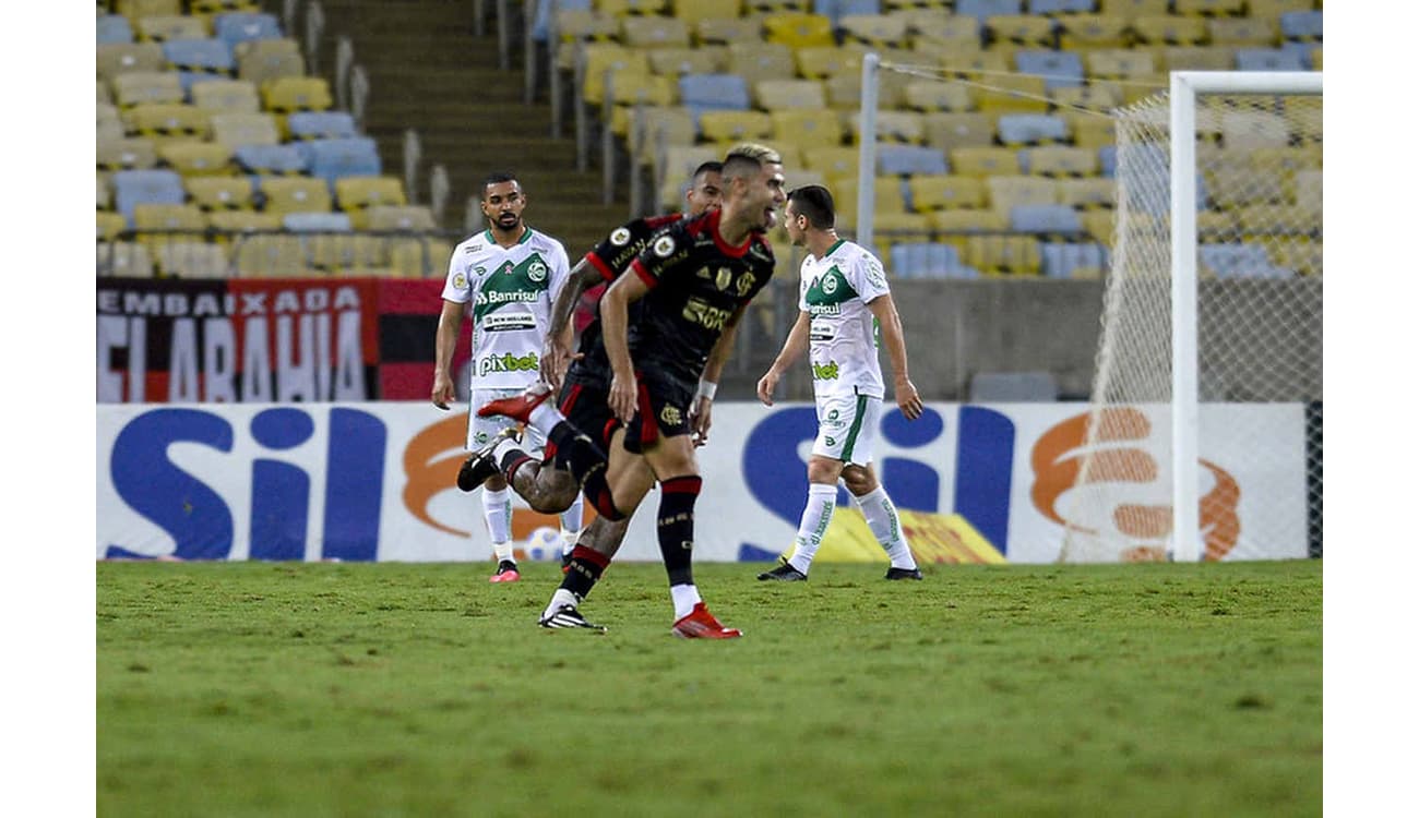 Flamengo tentou 83 cobranças de falta no Brasileiro até o golaço de Andreas  Pereira; veja detalhes, flamengo