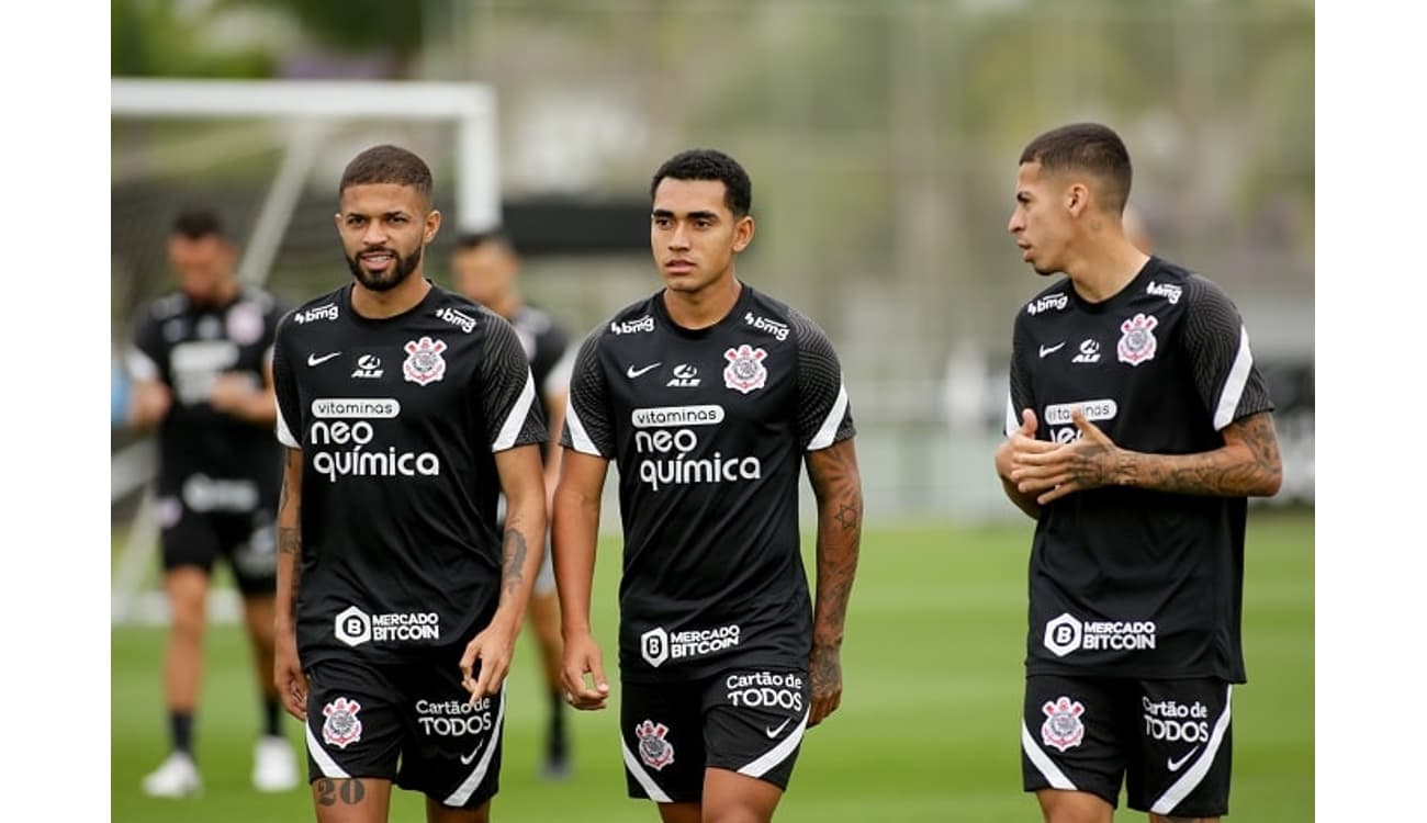 Corinthians recebe indicações de jogadores para compor elenco, mas dá  prioridade para uso da base