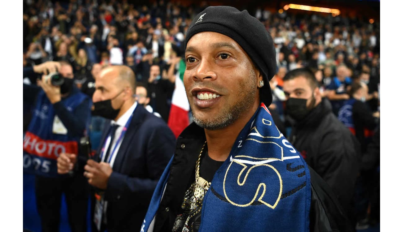 Ronaldinho Gaúcho lança aplicativo que traz bastidores de sua vida