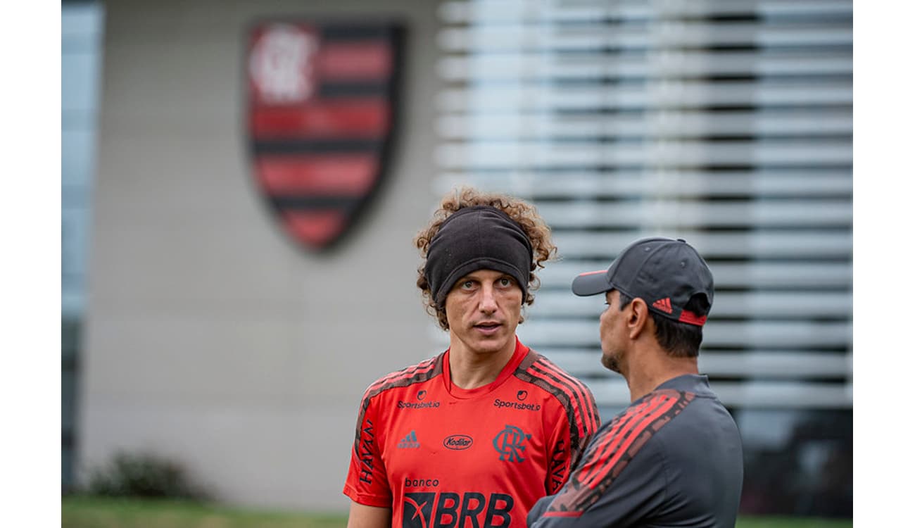 Flamengo elege prioridades na busca por reforços e prepara