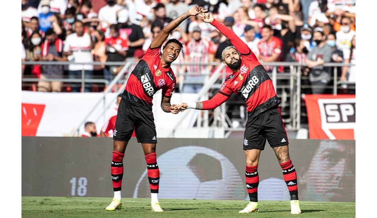 Flamengo sofre goleada de 4 a 0 contra o Bragantino em partida desastrosa