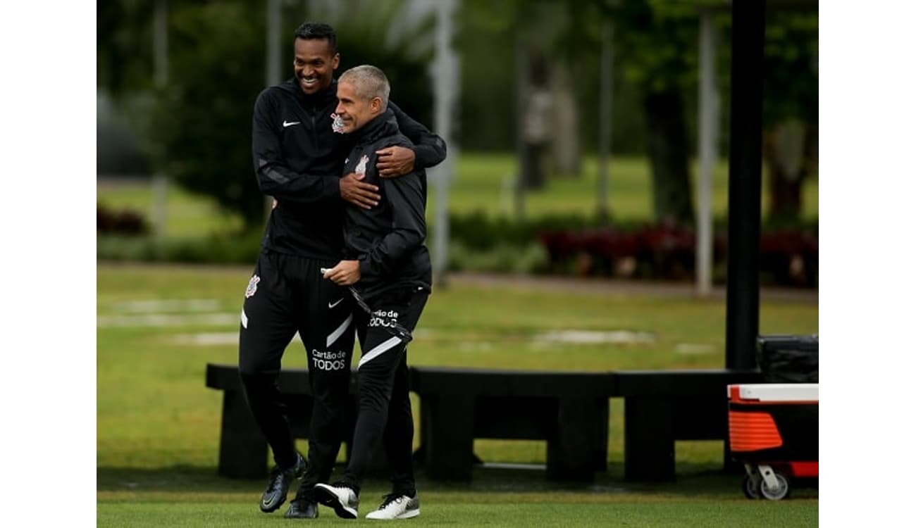 Campeão da Libertadores de 2013 decide voltar a jogar no Galo