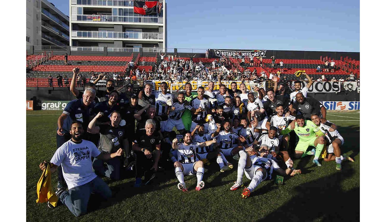 Seleção VAVEL do Brasileirão Série B 2015 tem Botafogo e Santa