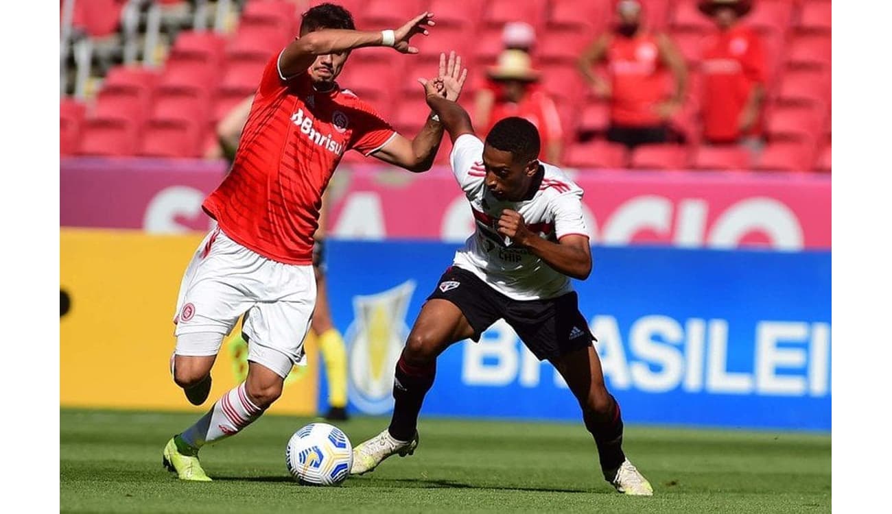 Internacional vence São Paulo no Morumbi e vai à final do