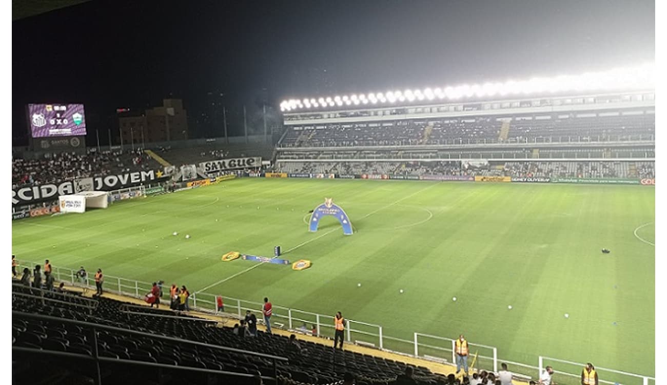 Em jogo de sete gols, Santos quebra jejum e vence o Goiás na Vila