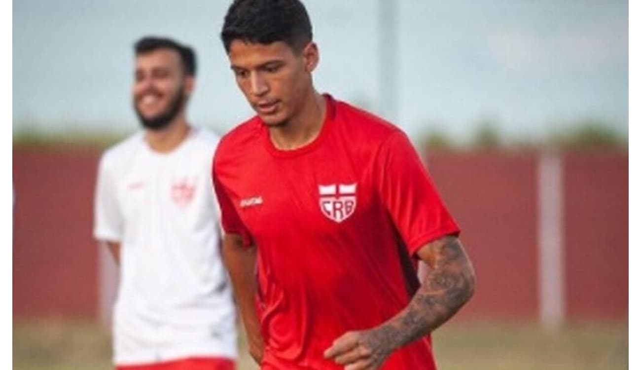 Goiás acerta contratação jovem zagueiro do Floresta