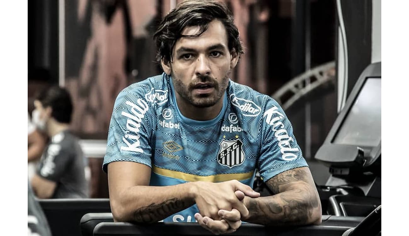 Santos rescinde o contrato de empréstimo com Jhojan Julio, que já