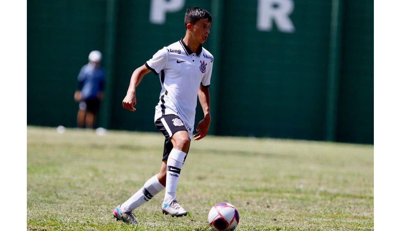 Meia do Corinthians é o melhor jogador sub-23 do Paulistão; veja